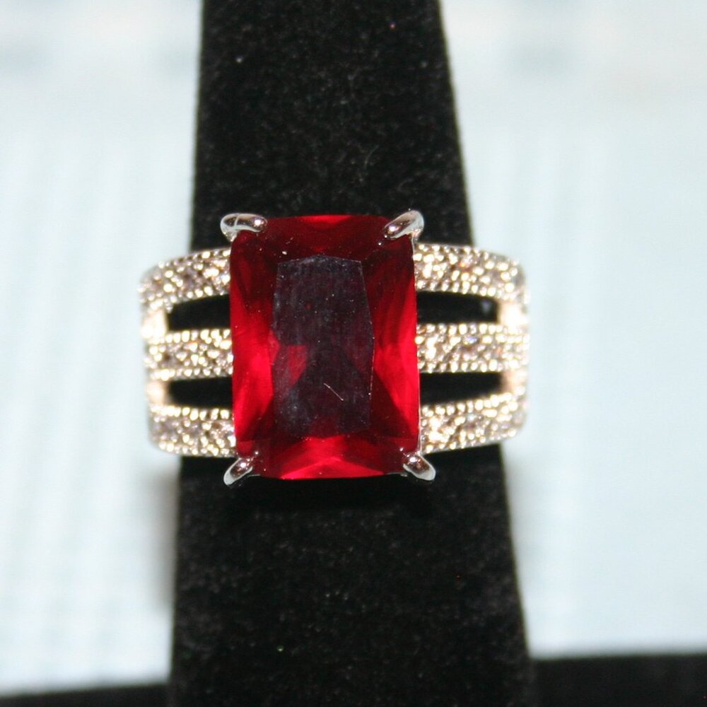 Ladies' Fancy Fashion Cocktail Ring in  Silver Tone w/Ruby  Size 7  RG5